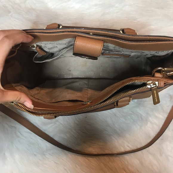 Michael Kors Purse - Picture 6 of 7